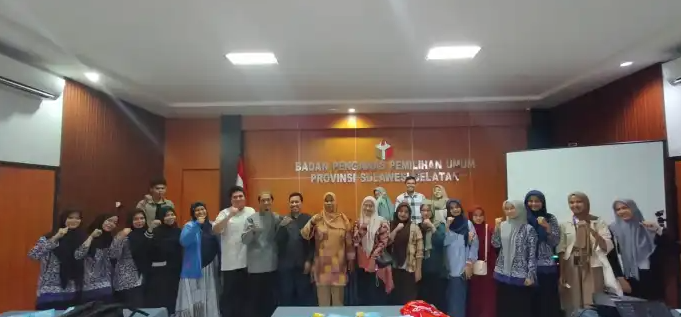 Bawaslu Sulsel Beri Pembekalan Pemantau Pemilu