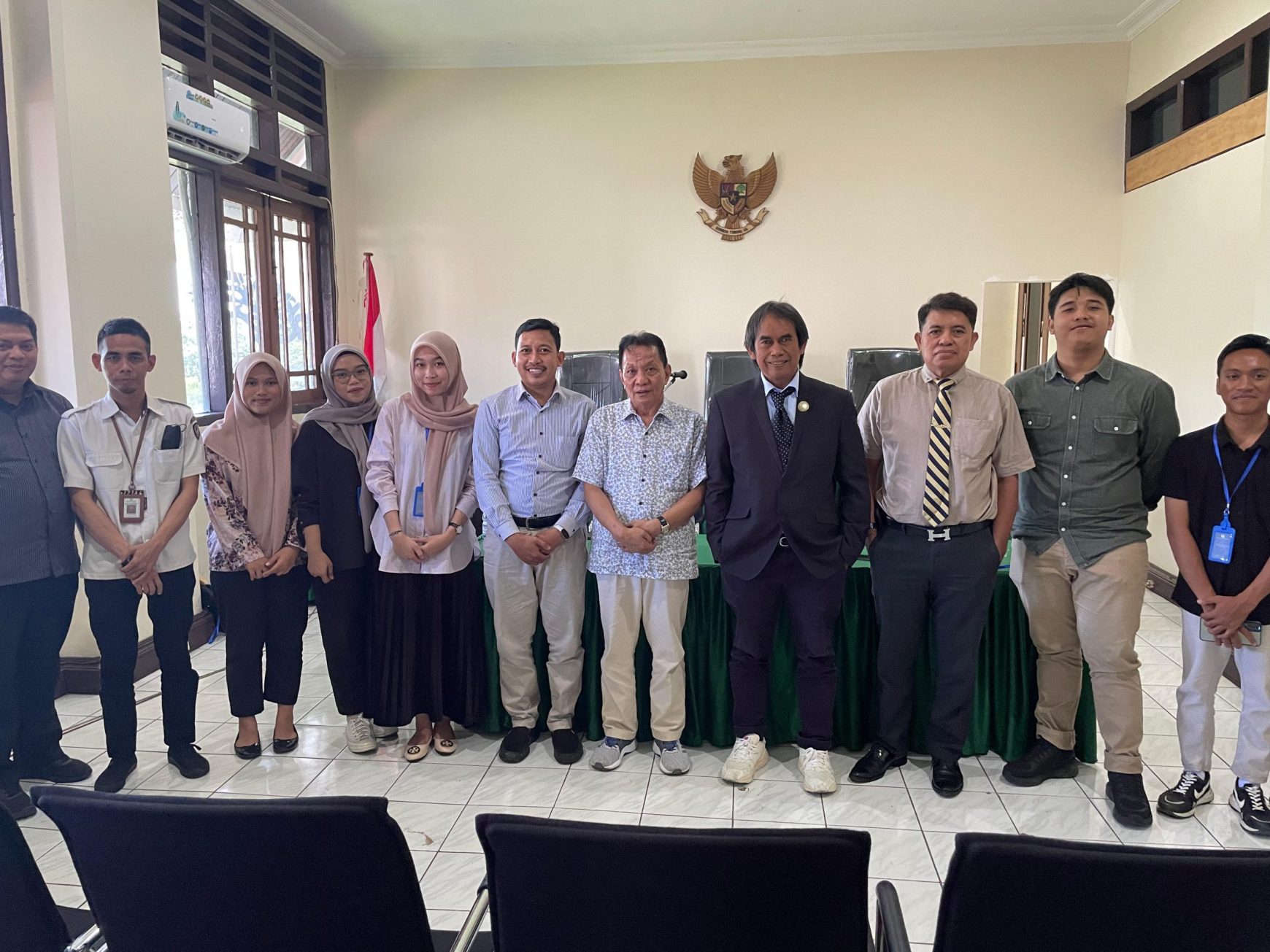 Peserta Internship Program LSKP Mengunjungi berbagai Lembaga Publik dan Media di Makassar